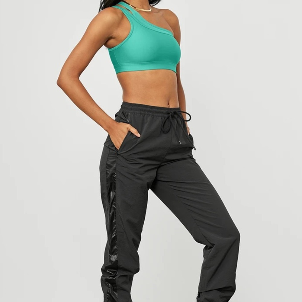 Brand New ALO Airlift Excite Bra - Ocean Teal - Picture 3 of 7